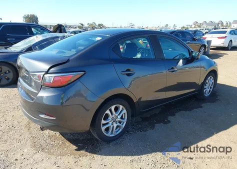 2017 Toyota Yaris Ia из США, поврежденный, VIN 3MYDLBYV5HY168157